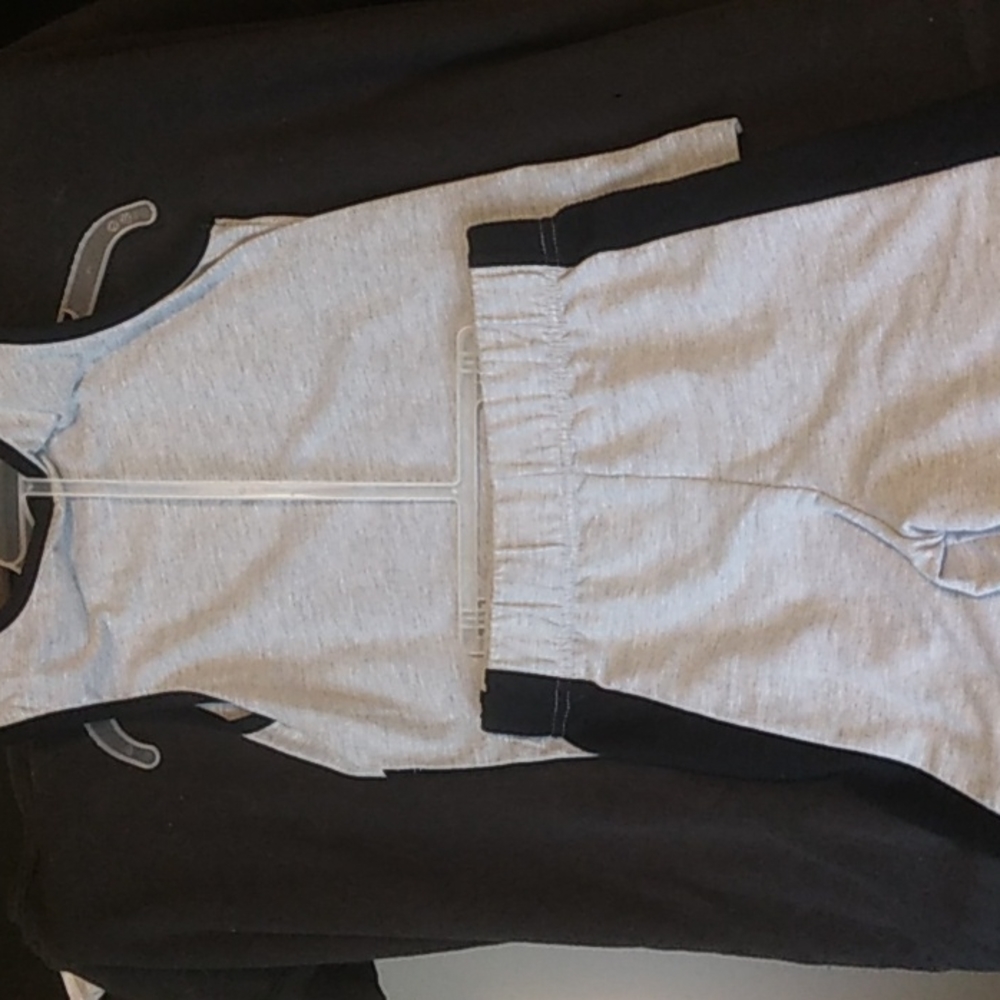 Boys Disney Mickey mouse 2 piece set - Picture 4 of 4